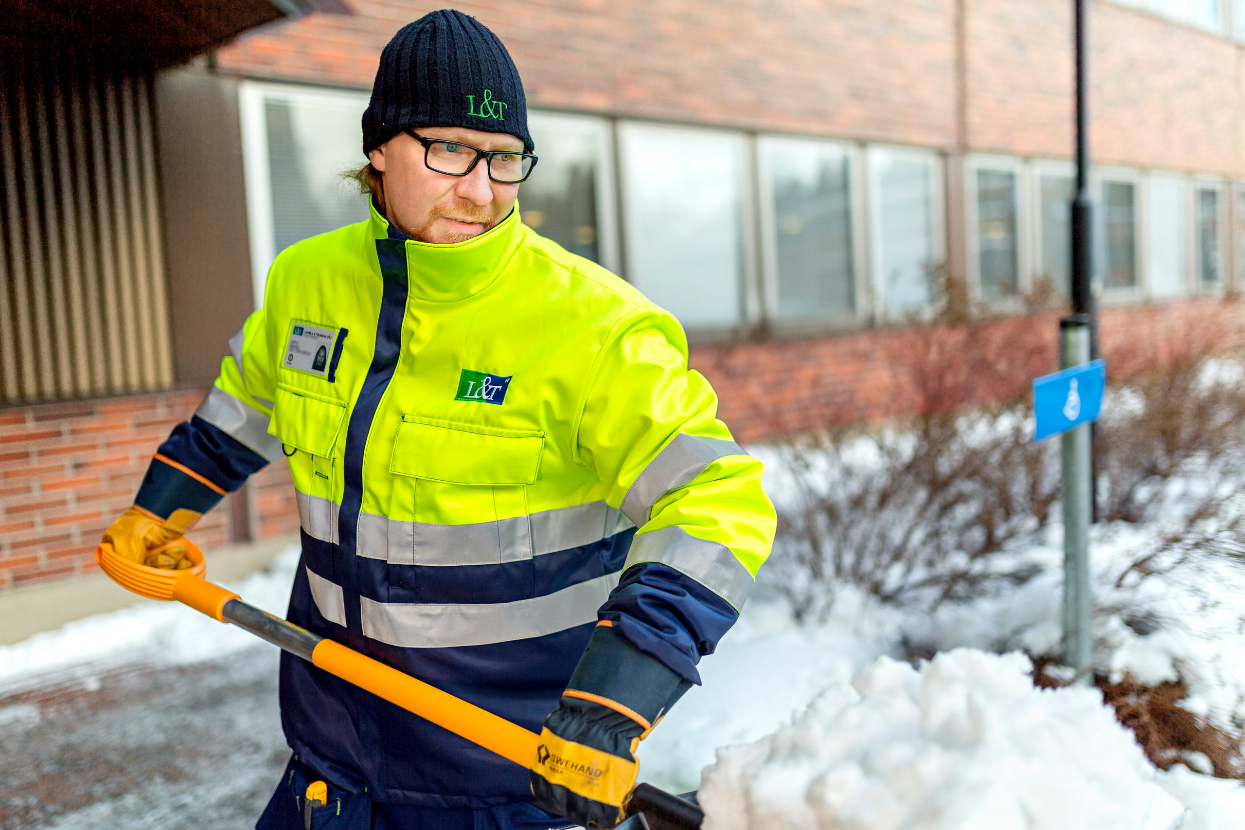 L&T Kiinteistöhuolto lumityöt, hiekoitus ja talvikunnossapito